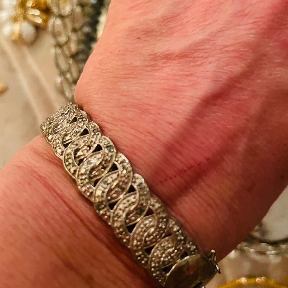 Jewelry sets from $15-25. - Picture 5 of 11